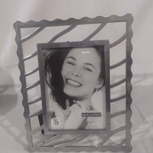 Malden International Design Silver  5 x 7 Photo Frame